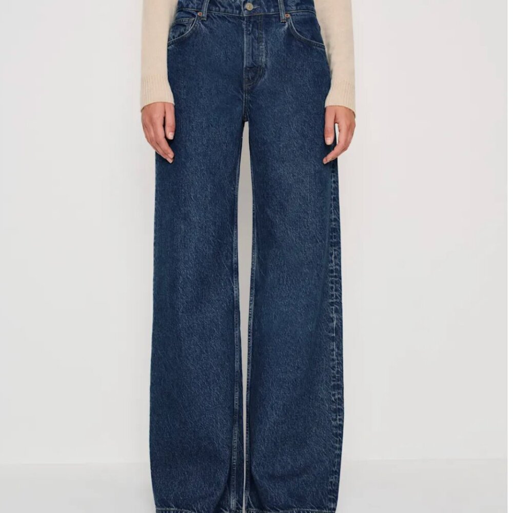 Reformation Jeans. Cary Low Rise Slouchy Wide Leg Jeans - Cleary - Size 28